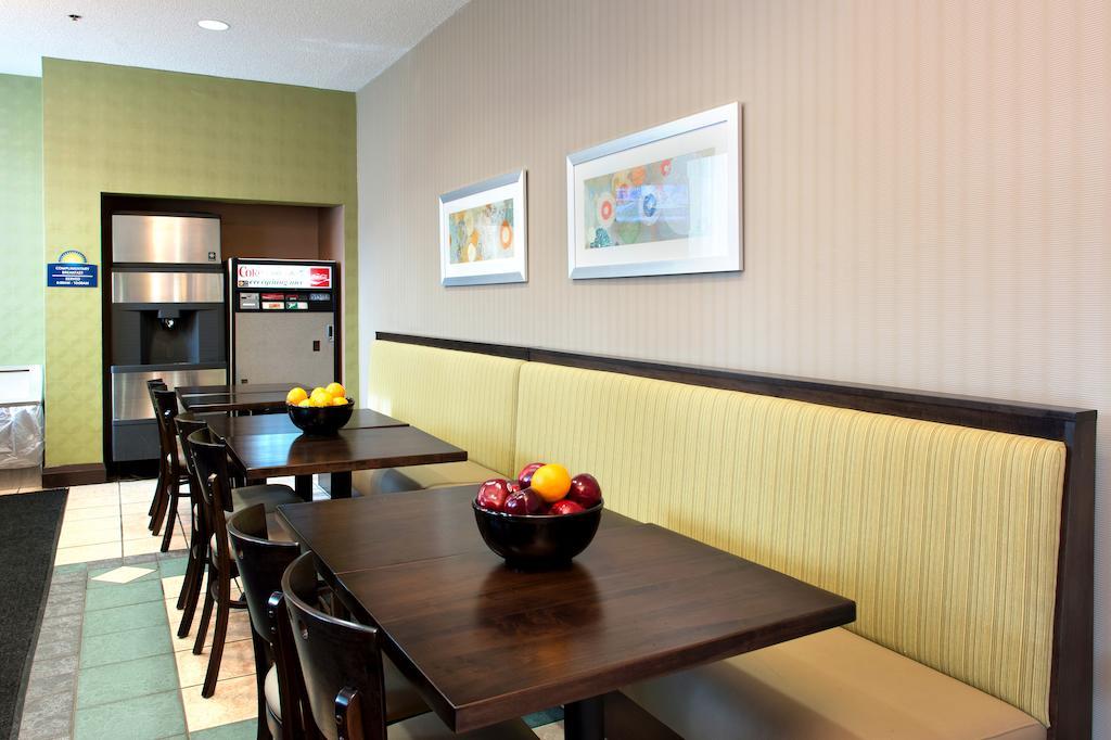 Days Inn By Wyndham Toronto East Beaches Zewnętrze zdjęcie