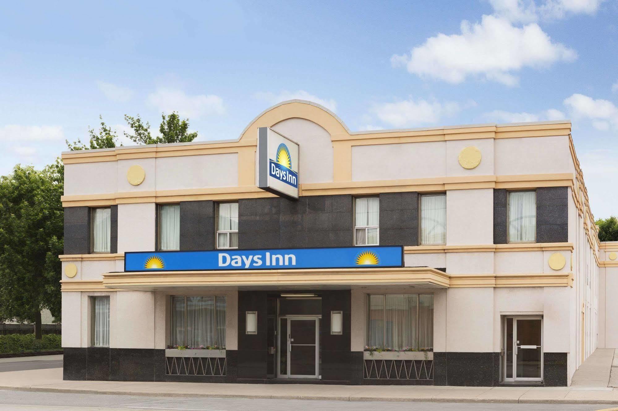Days Inn By Wyndham Toronto East Beaches Zewnętrze zdjęcie