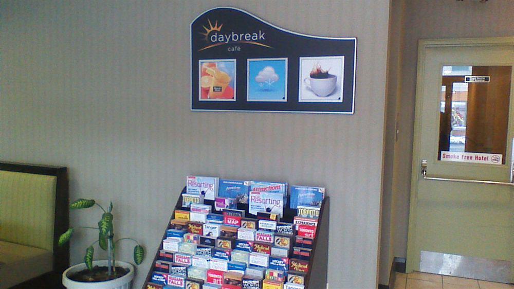 Days Inn By Wyndham Toronto East Beaches Zewnętrze zdjęcie